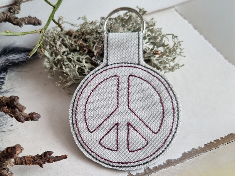 Peace Schlüsselanhänger - ITH-Stickdatei